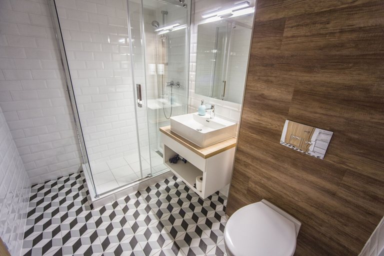 Bathroom 3, Berill Suites, Sárvár
