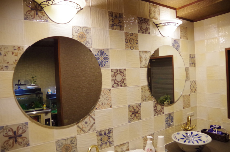 Bathroom 3, Ryoso Chatani, Kyoto