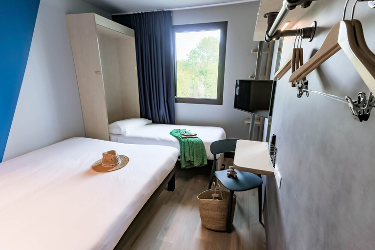 Bedroom 4, ibis Budget La Rochelle Centre Gare, Charente-Maritime