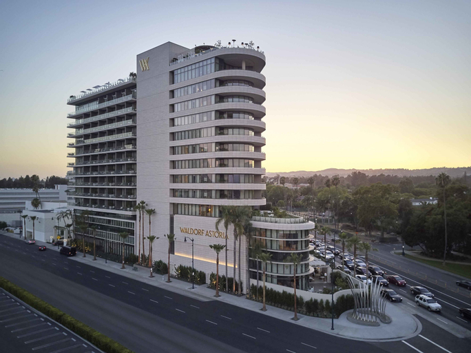 Exterior & Views 23