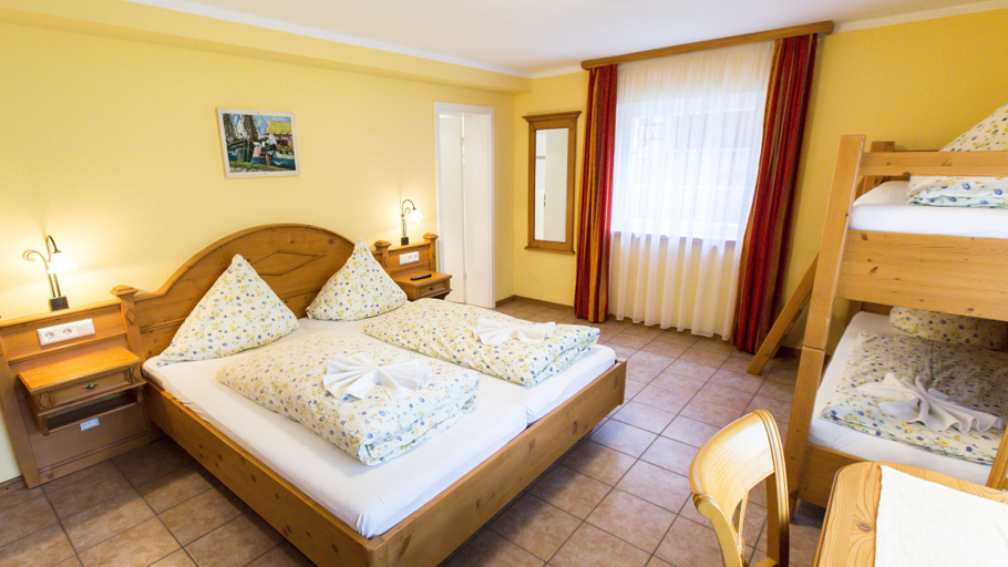 Bedroom 3, Hotel Restaurant zum Ochsen, Breisgau-Hochschwarzwald