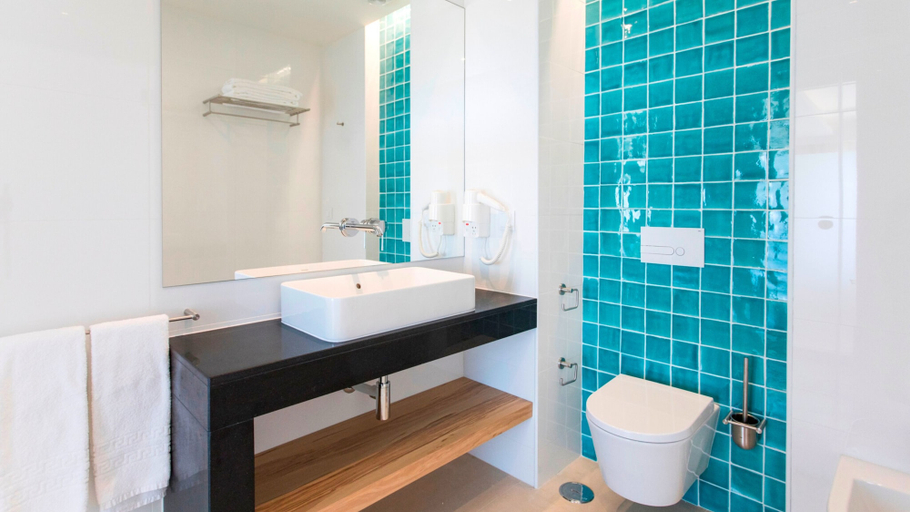 Bathroom 5, Alfagar Aparthotel, Albufeira