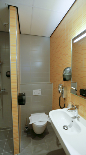 Bathroom 4, City Hotel Amsterdam, Amsterdam