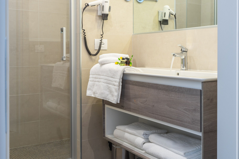 Bathroom 5, Hotel Elite, Venezia
