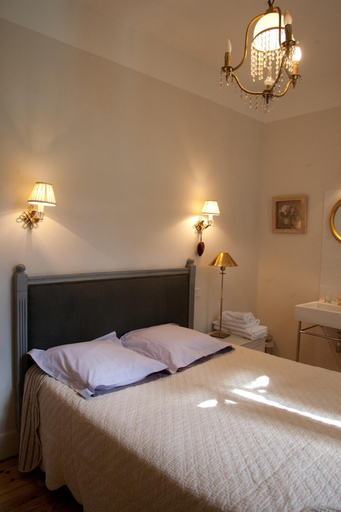 Bedroom 4, Chambres d'hôtes Les Pratges, Lot