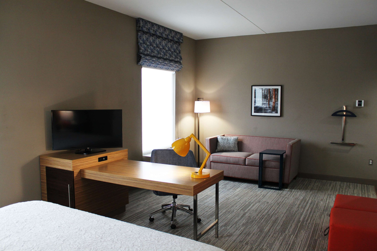 Bedroom 4, Hampton Inn by Hilton Forsyth, Monroe