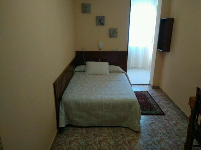 Bedroom 3, Hostal Mayo, Ourense
