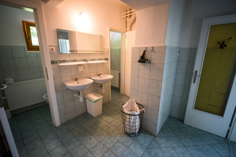 Bathroom 3, Rooms Kozmus, Krško