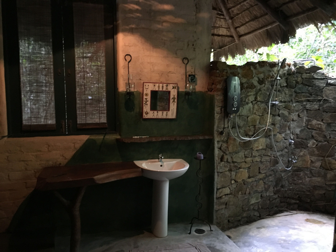 Bathroom 2, Rambas Reserve, Eheliyagoda
