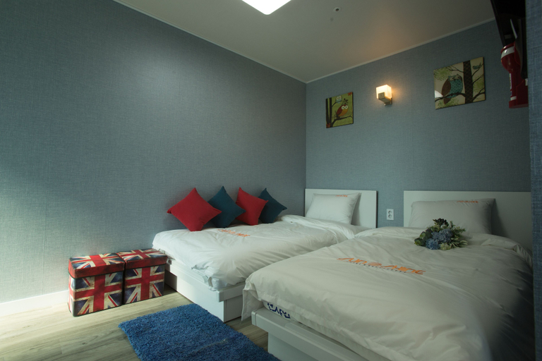 Bedroom 3, Myeongdong Sunshine Guesthouse, Jung
