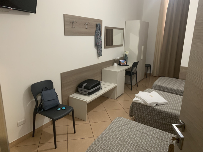 Others 5, Hotel Siro, Milano