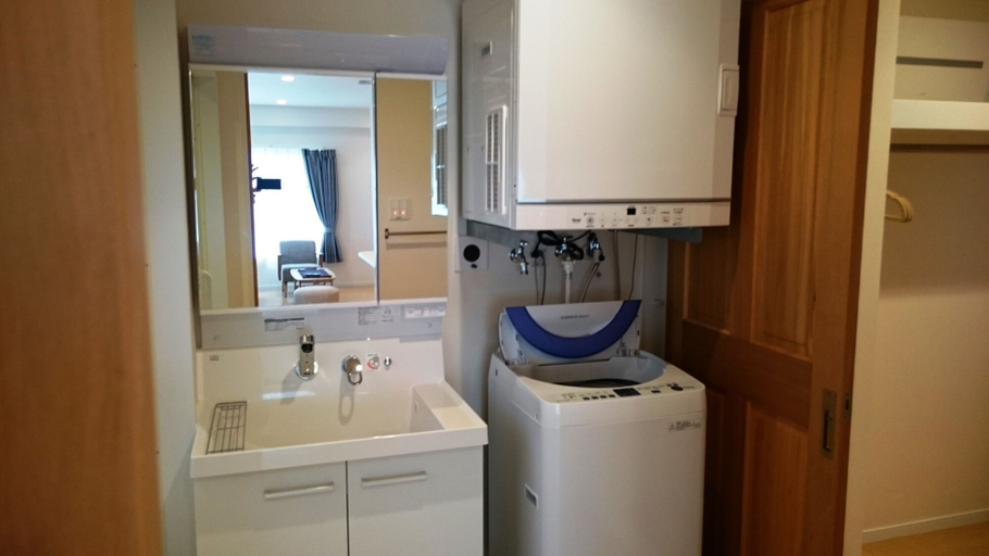 Bathroom 3, Coldio Clover Kuwae, Chatan