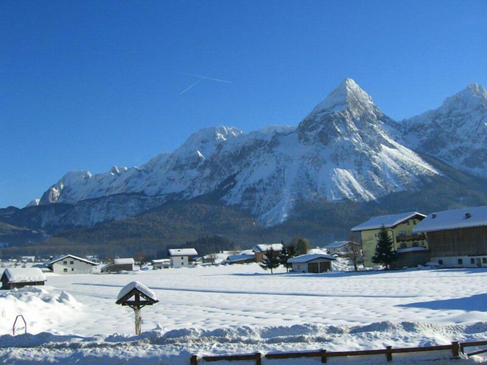 Others 5, Happy Camp, Reutte
