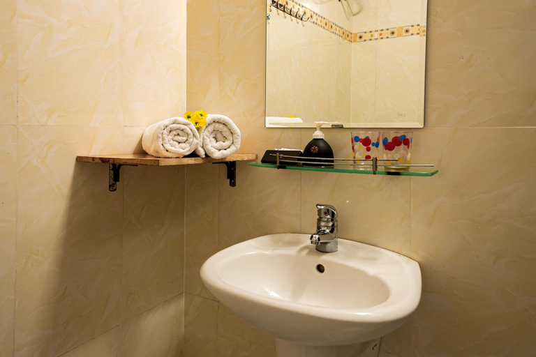 Bathroom 3, Coconut Hamlet Homestay, Da Nang