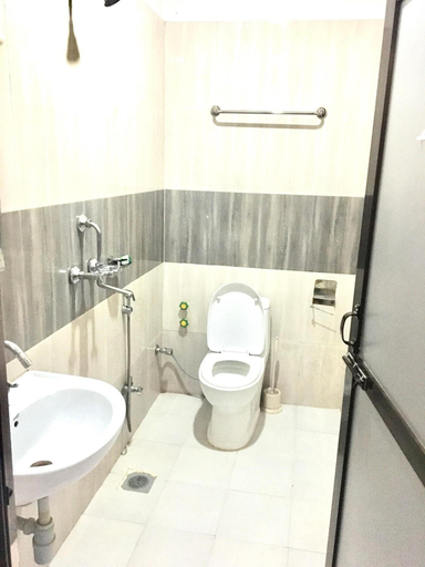 Bathroom 3, Hotel Suramma, Lumbini