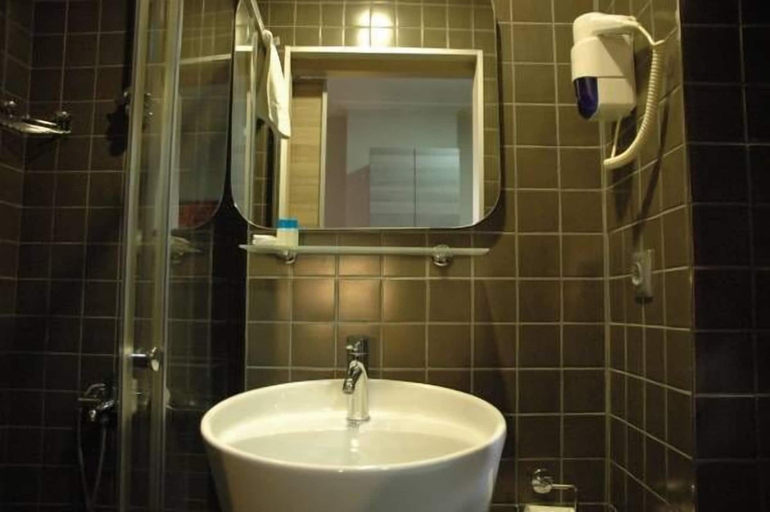 Bathroom 5, Sinem Hotel, Fatih