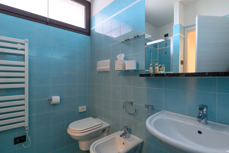 Bathroom 5, Il Sogno Apartments, Brescia