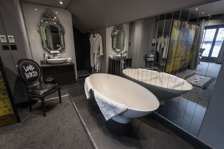 Bathroom 4, The Exhibitionist Hotel, London