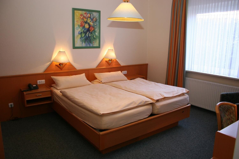 Bedroom 3, Hotel Petersen, Ammerland