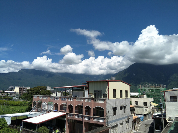 Exterior & Views 2, Red Apple B&B, Hualien