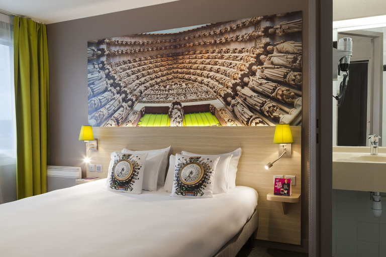 Bedroom 3, Brit Hotel Confort Amiens, Somme