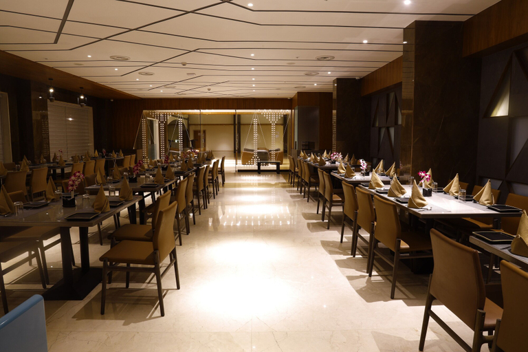 Food & Drinks 5, Devka Beach Resort , Daman