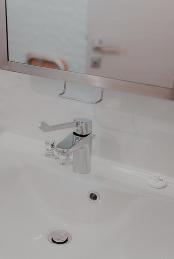 Bathroom 5, Palacio Del Sol Luxury Apartments, Peloponnese