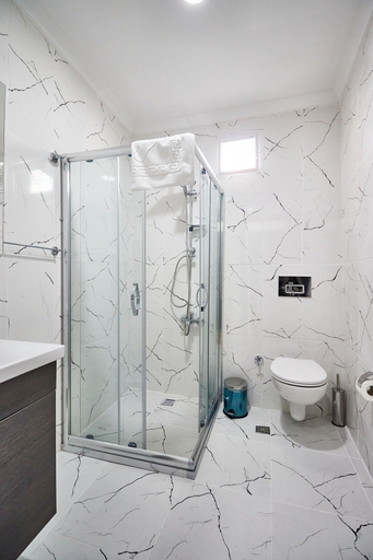 Bathroom 5, Kumru Hotel, Fatih
