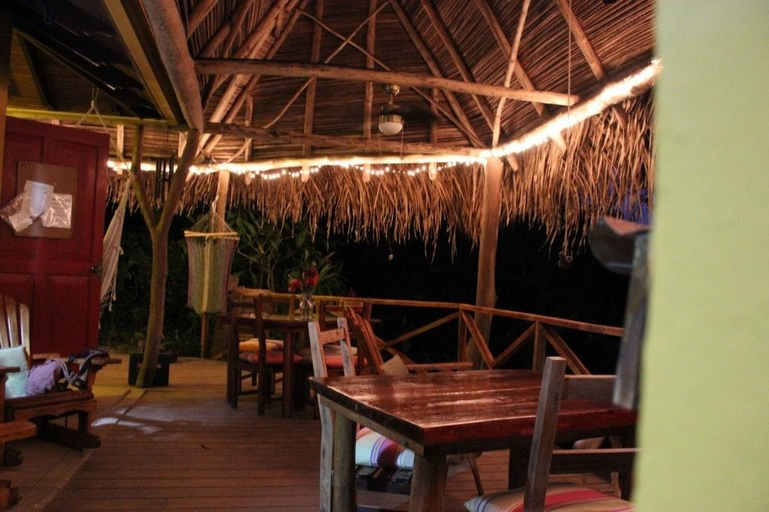 Food & Drinks 5, Villas de Oros, Osa