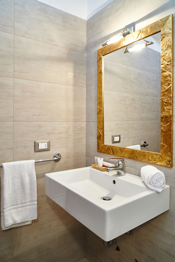 Bathroom 5, Antico Borgo, Bergamo