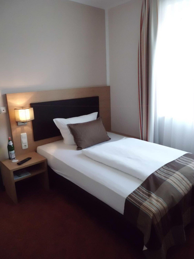 Bedroom 3, Hotel Sarah, Heinsberg