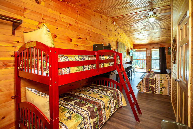 Bedroom 3, Bigfoot Lodge Room Three, Polk