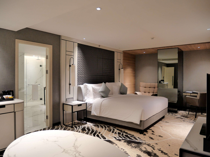 Bedroom 4, Movenpick Surabaya City, Surabaya