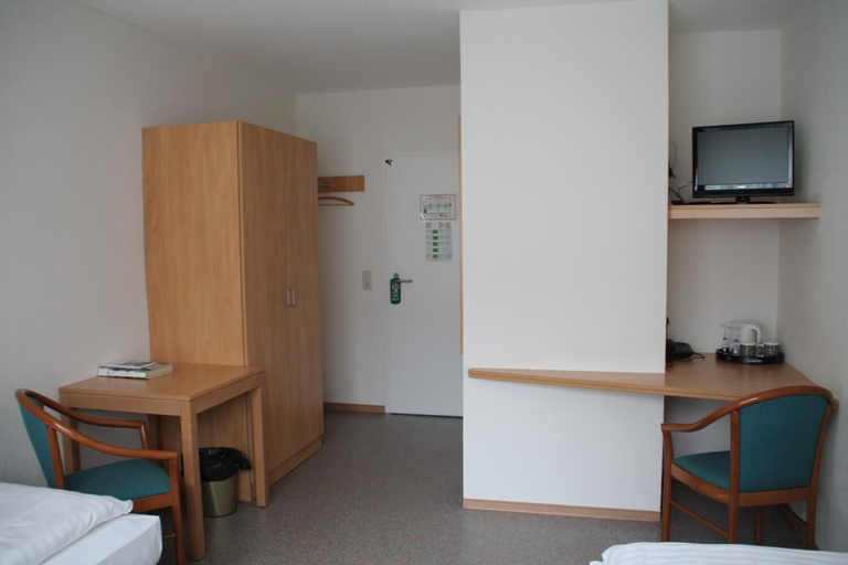 Bedroom 4, HOTEL RIESENJunior by Trip Inn, Main-Kinzig-Kreis