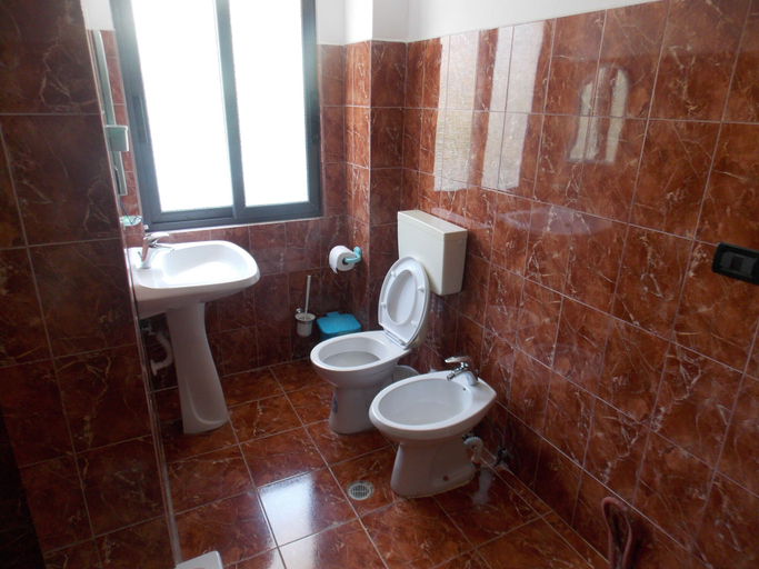 Bathroom 3, Blue Saranda Hotel, Sarandës