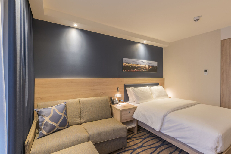 Bedroom 4, Hampton by Hilton Frankfurt Airport, Frankfurt am Main