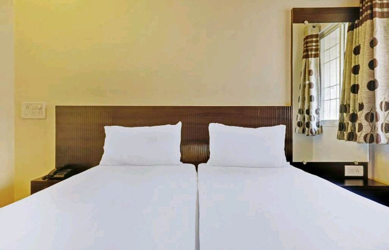 Bedroom 2, Hotel Rose Lodge, Pune