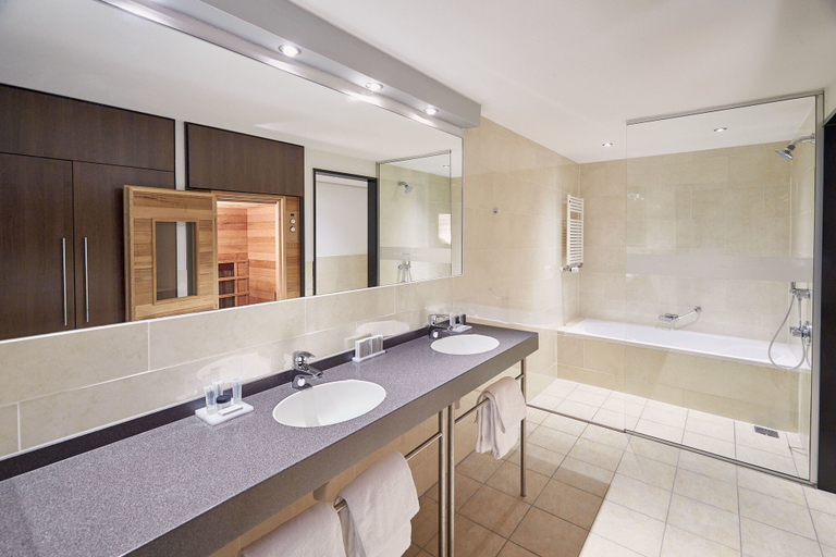 Bathroom 5, Van der Valk Hotel ARA, Zwijndrecht