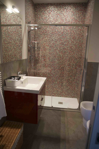 Bathroom 5, B&B Cascina Belmonte, Cuneo