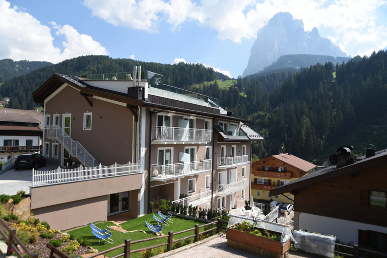 Exterior & Views 2, Hotel Touring, Bolzano