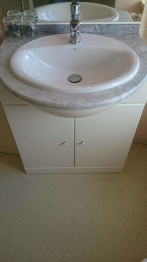 Bathroom 5, L'Astrassadou, Cantal