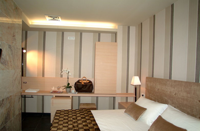 Bedroom 3, Hotel El Homs Palace, Ragusa