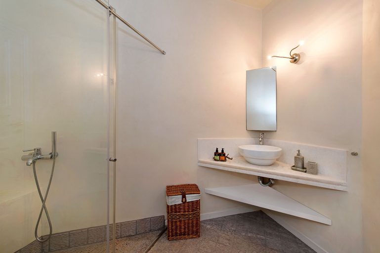 Bathroom 4, Villa Amalia, South Aegean