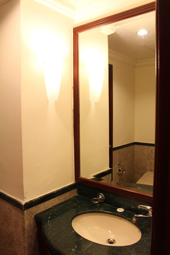 Bathroom 4, Best Service Suites at Times Square, Kuala Lumpur