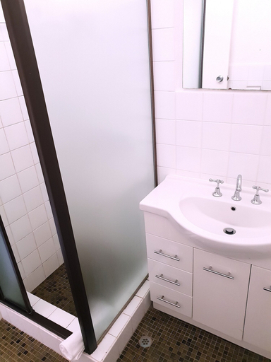 Bathroom 5, Motel Sierra, Alpine - East