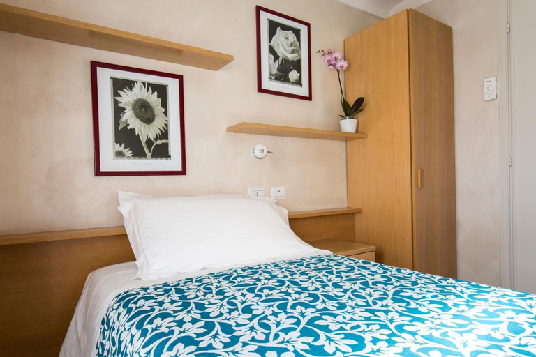 Bedroom 3, Hotel Centro, Torino