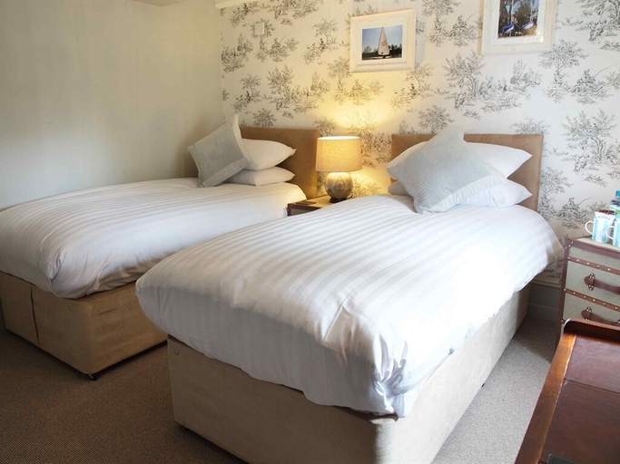 Bedroom 2, The Flower Pot, Surrey