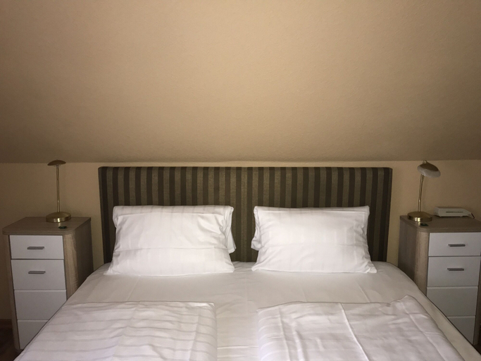 Bedroom 3, Waldhotel Peter aufm Berge, Bielefeld