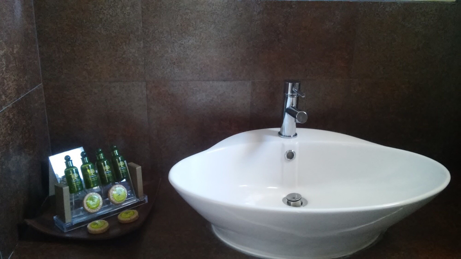 Bathroom 5, Alexander Inn, Central Macedonia