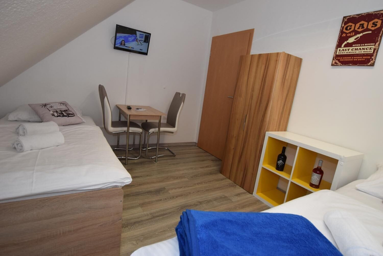 Bedroom 3, Monteurzimmer Kircheim unter Teck - Hostel, Esslingen